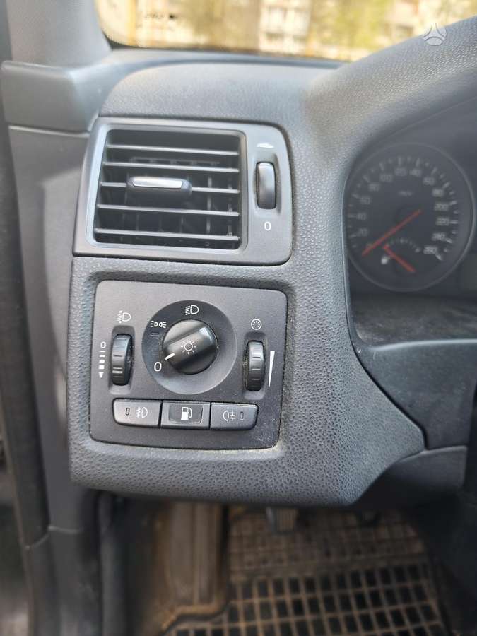 Volvo V50 - 10