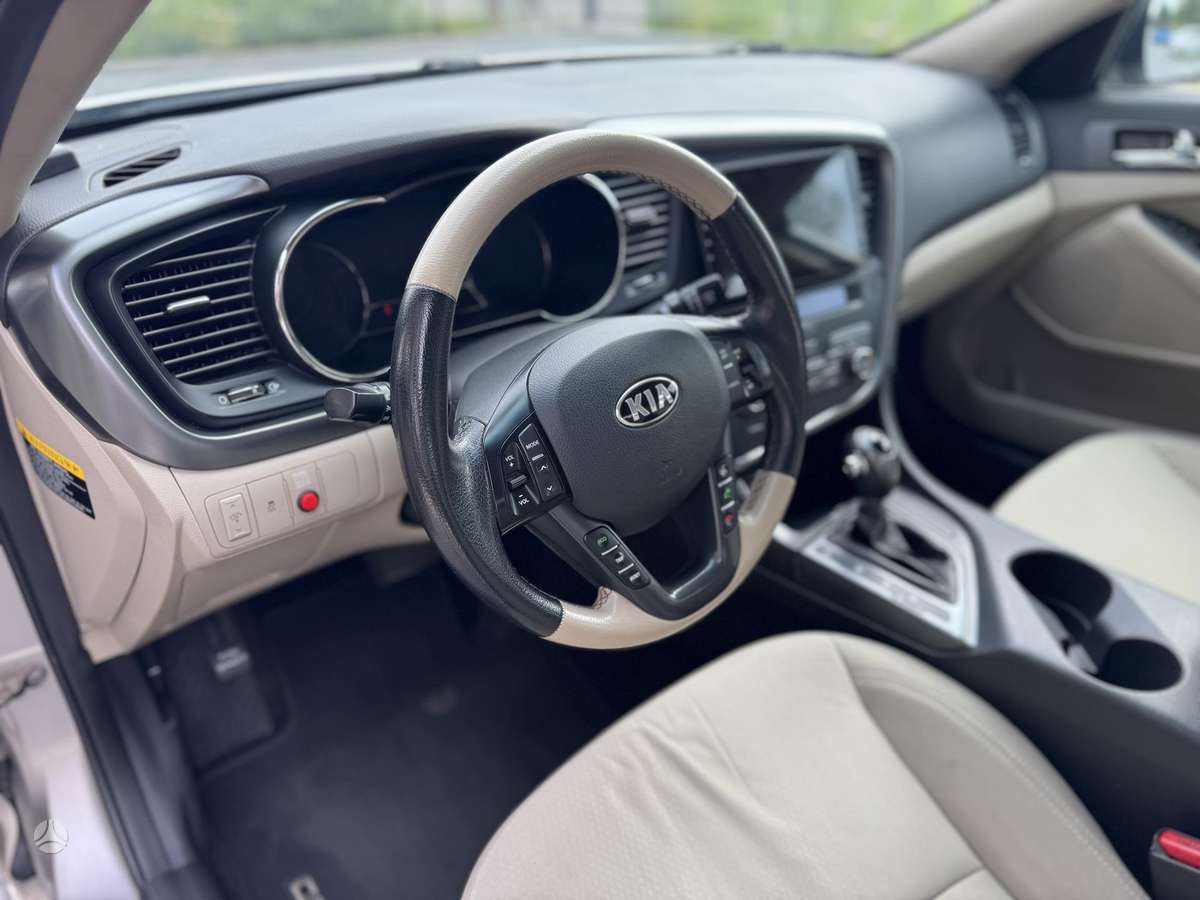 Kia Optima, 2.4 l., saloon / sedan