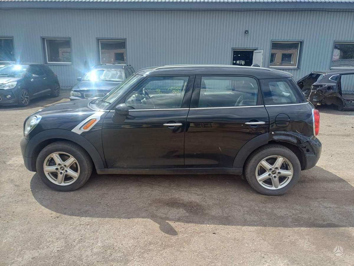Mini Countryman dalimis. Color code b11 engine code n47c16a n47n
