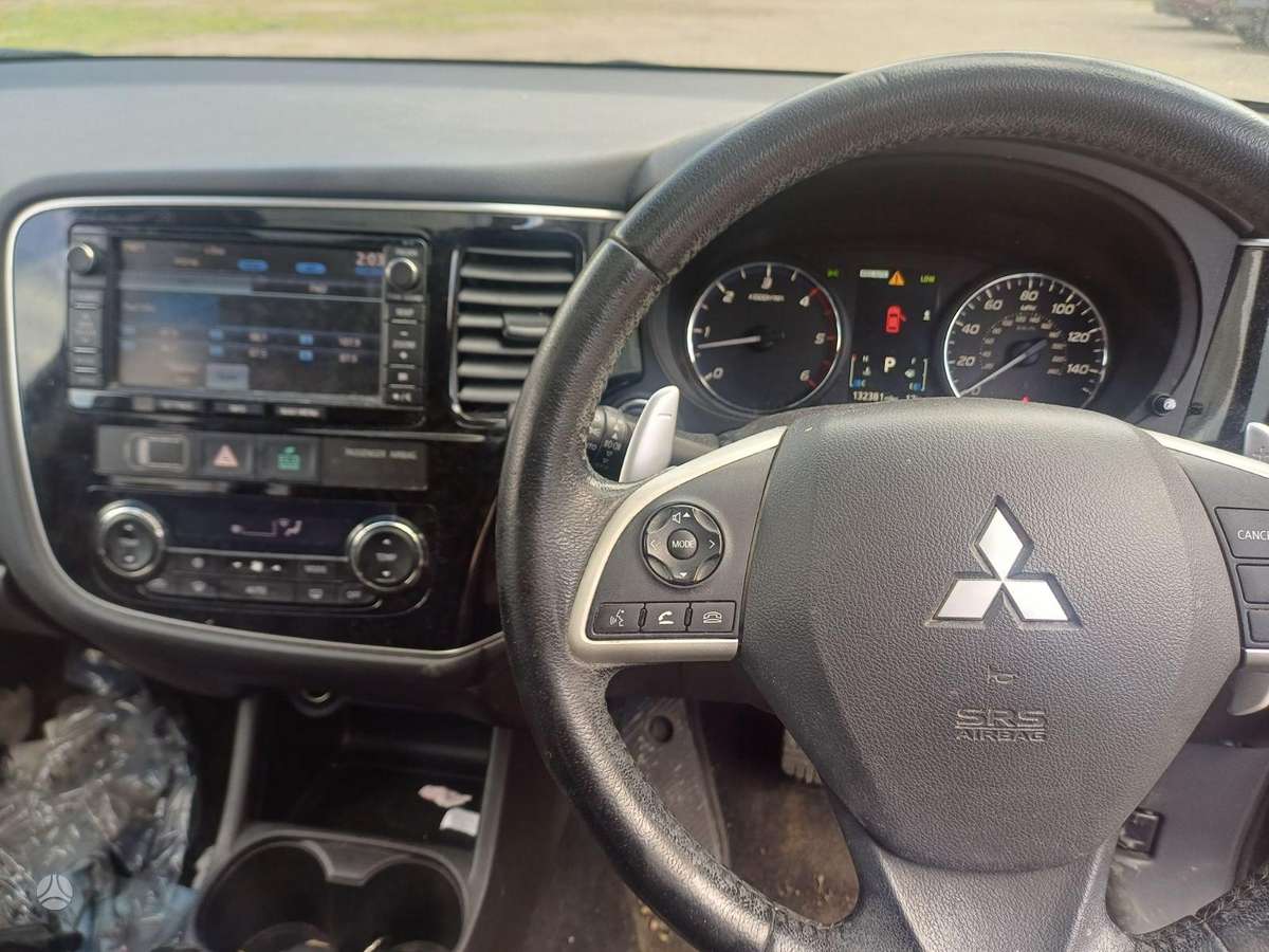 Mitsubishi Outlander rezerves daļās. Engine code 4n14 color code x42
