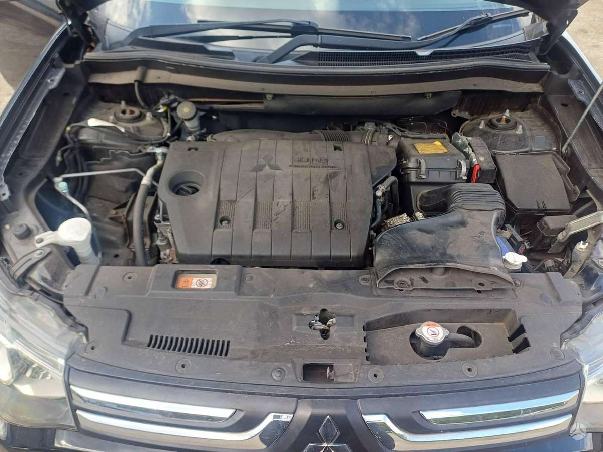 Mitsubishi Outlander rezerves daļās. Engine code 4n14 color code x42