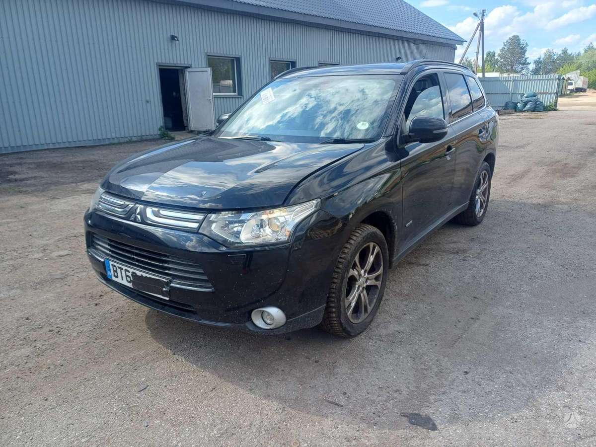 Mitsubishi Outlander rezerves daļās. Engine code 4n14 color code x42