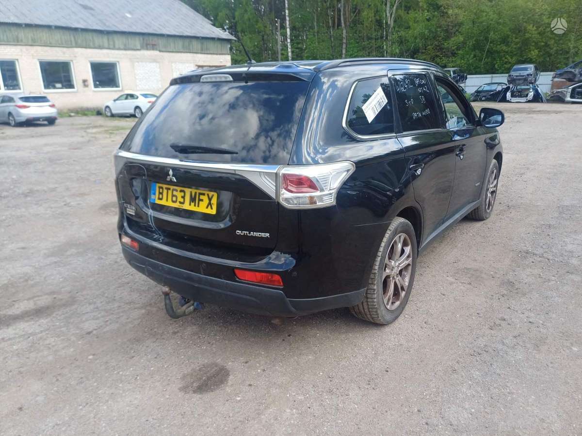 Mitsubishi Outlander rezerves daļās. Engine code 4n14 color code x42