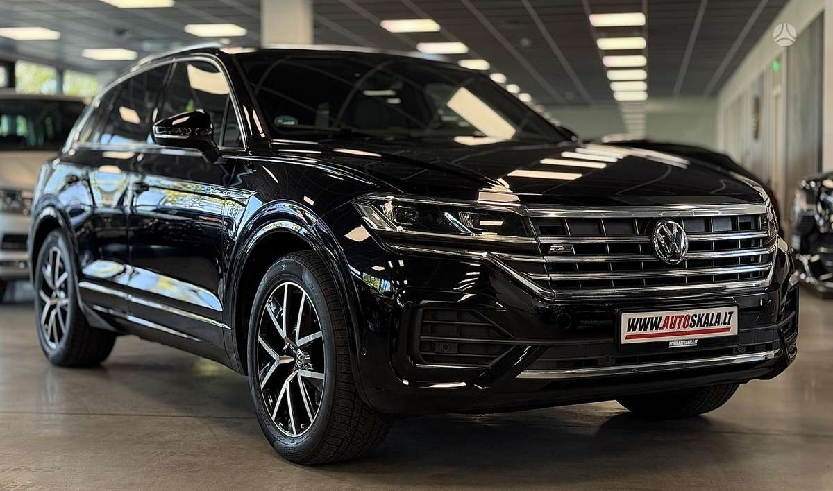 Volkswagen Touareg - 1