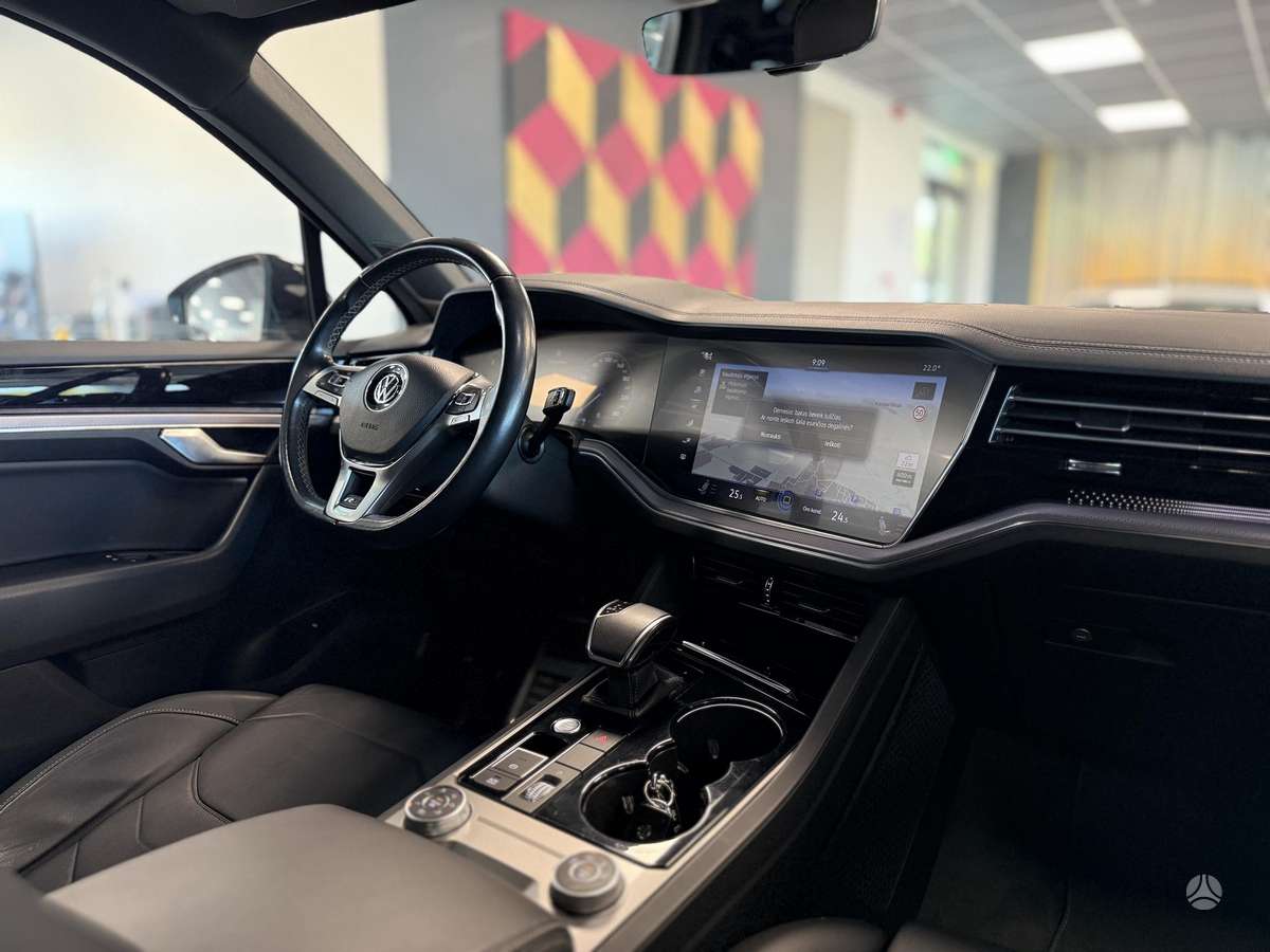 Volkswagen Touareg - 8