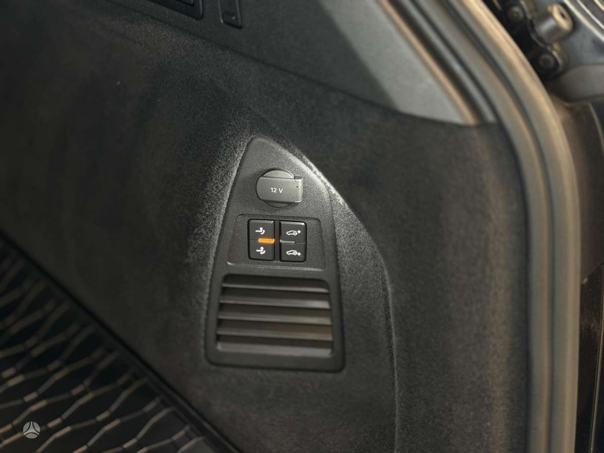 Volkswagen Touareg - 9