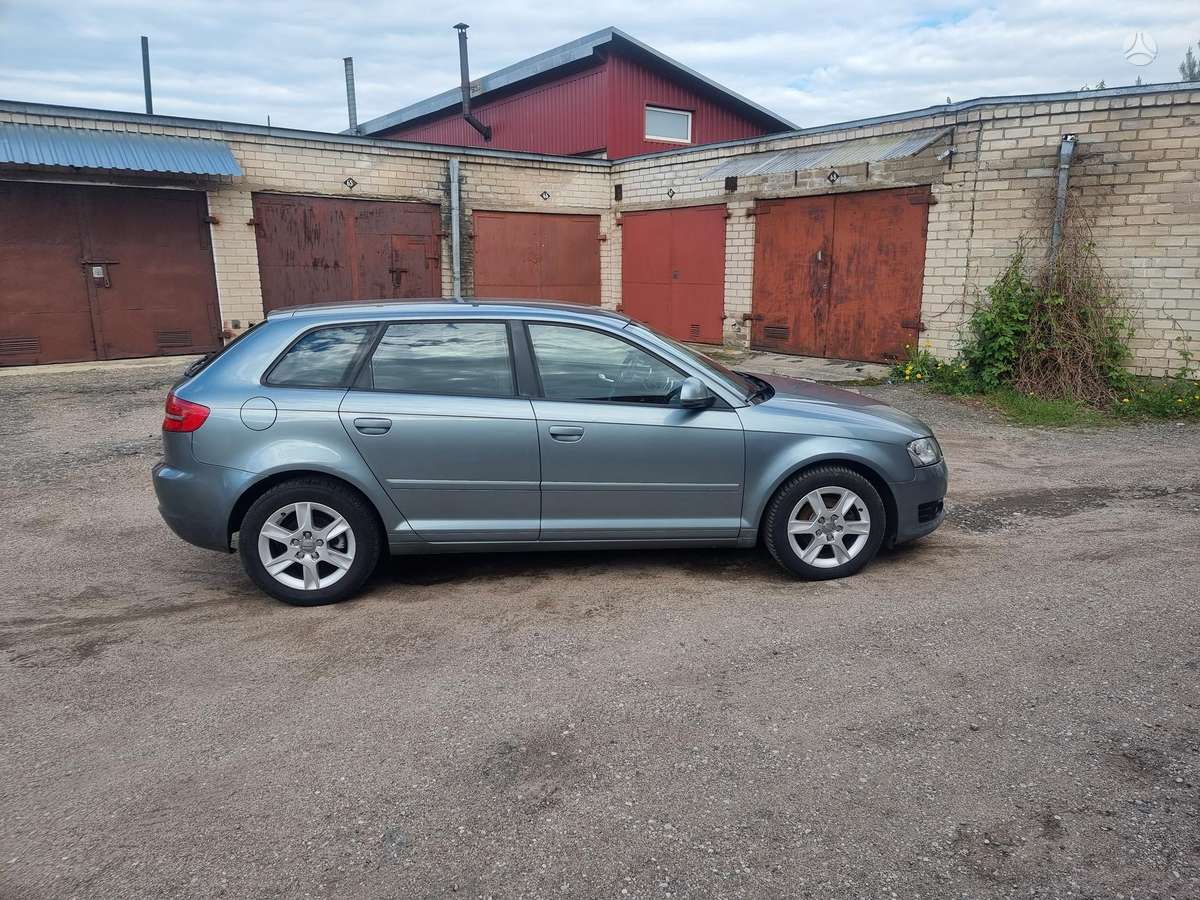 Audi A3, 1.6 l., hatchback