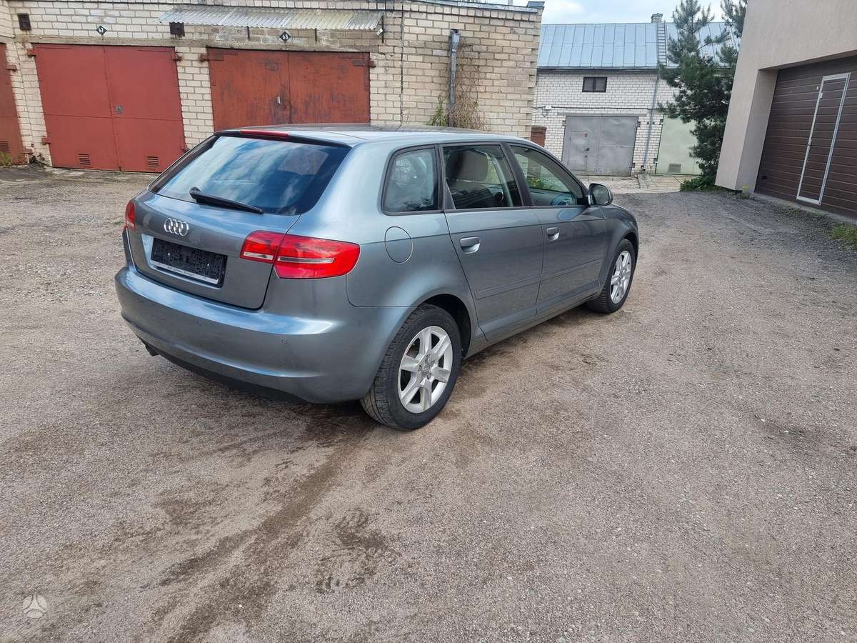 Audi A3, 1.6 l., Хэтчбек