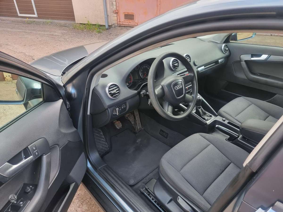 Audi A3, 1.6 l., hatchback