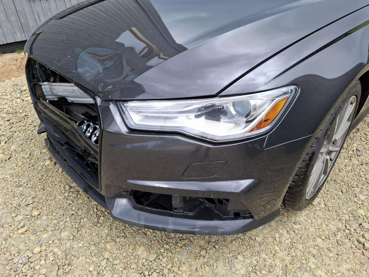 Audi A6, 2.0 l., saloon / sedan