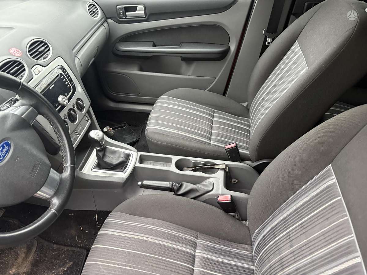 Ford Focus 37068366700
