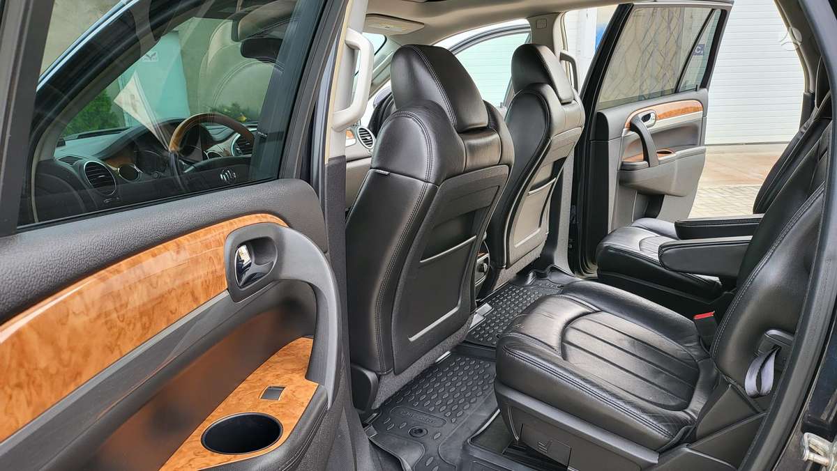 Buick Enclave, 3.6 l., off-road / crossover