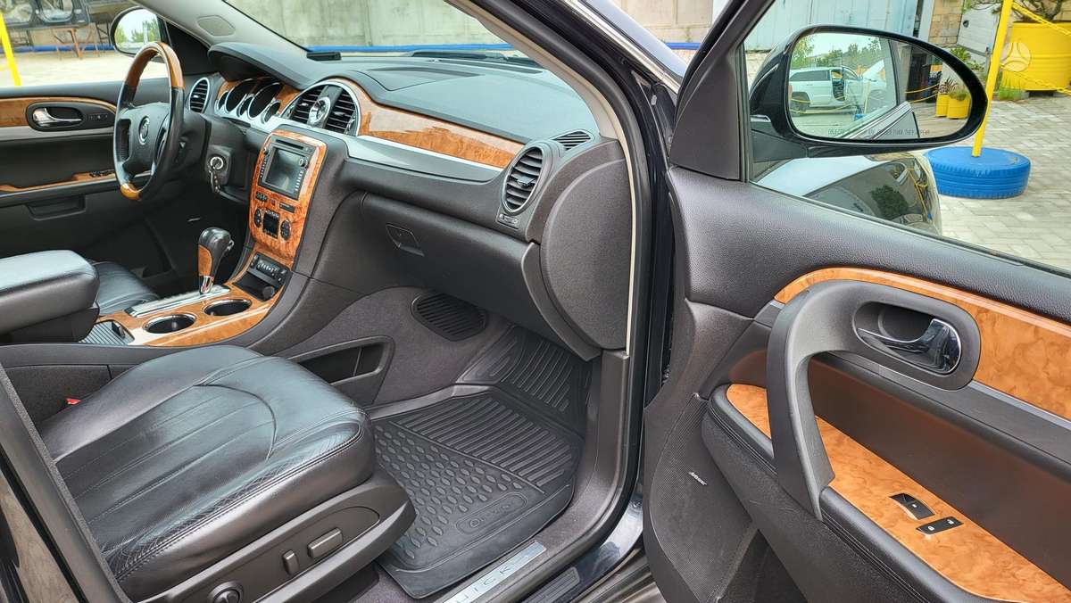 Buick Enclave, 3.6 l., off-road / crossover