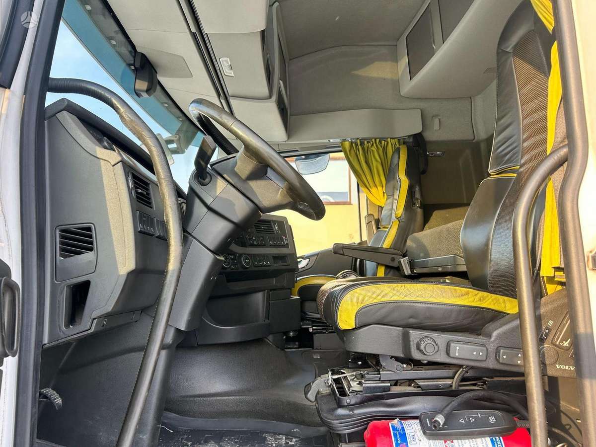Volvo FH550, с краном