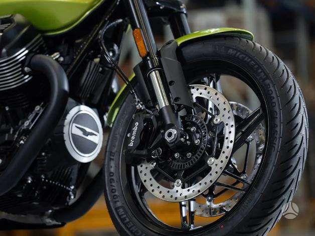 Moto Guzzi V7 853cc, street / classic