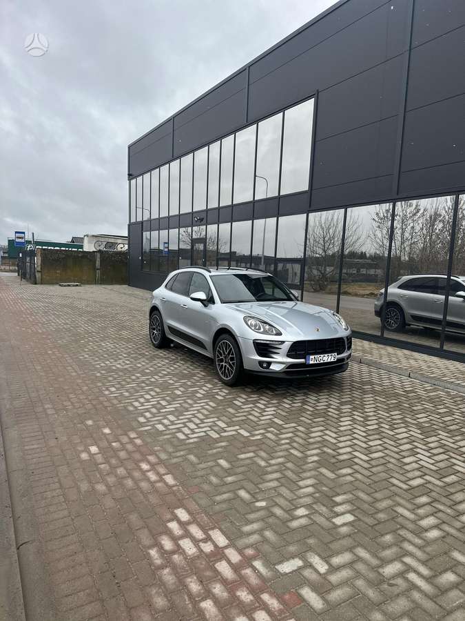 Porsche Macan, 2.0 l., off-road / crossover