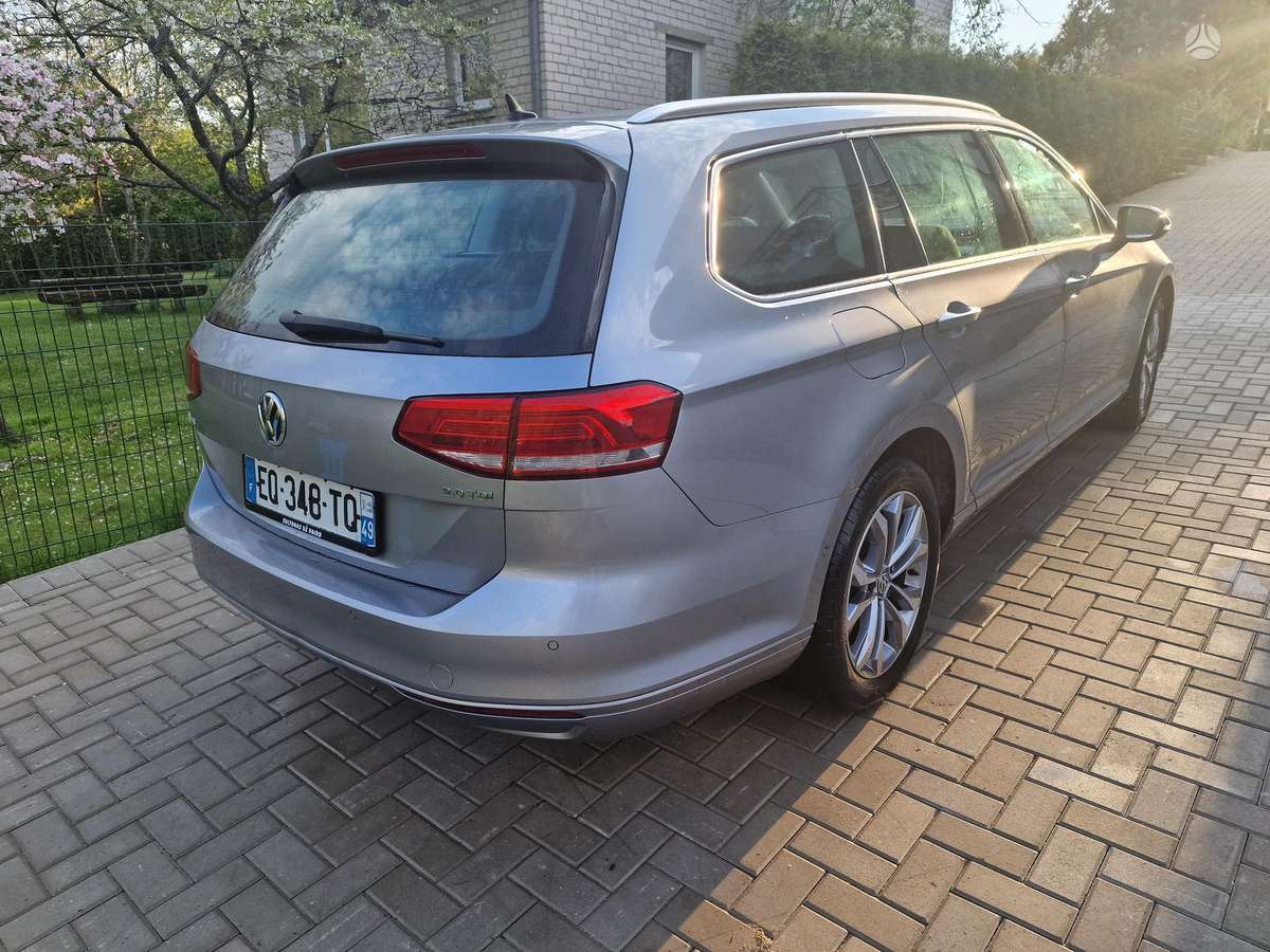 Volkswagen Passat - 4