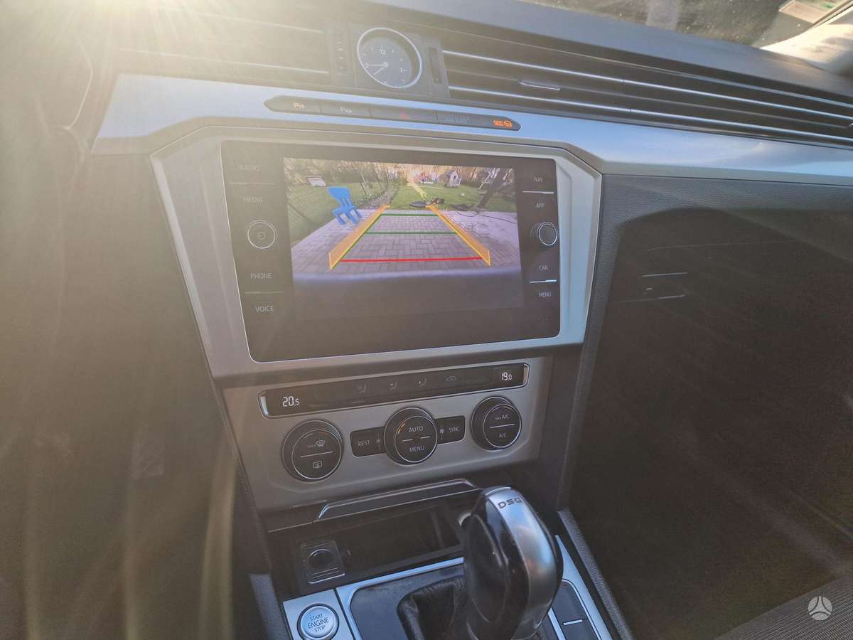Volkswagen Passat - 8