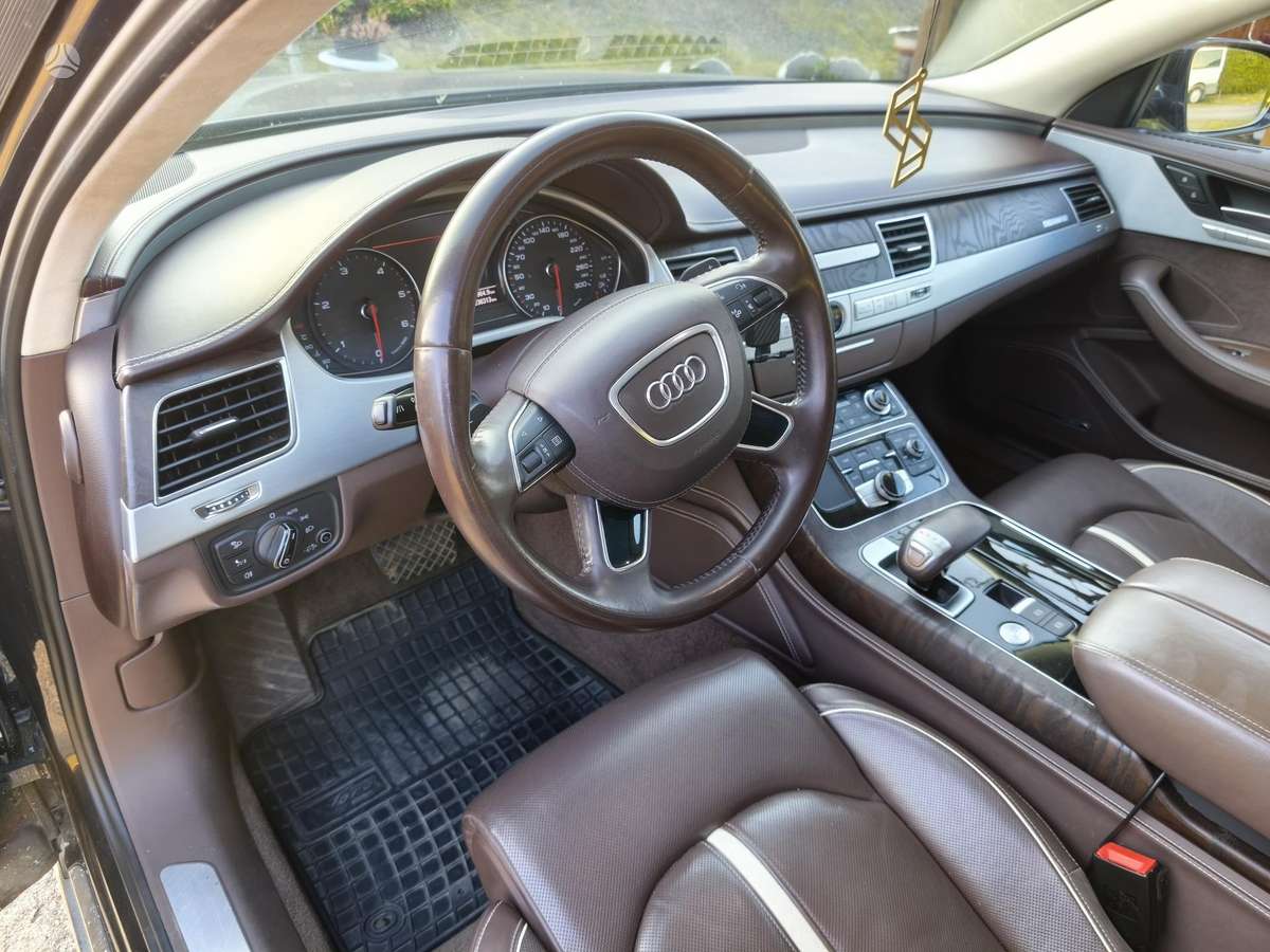 Audi A8, 3.0 l., Седан