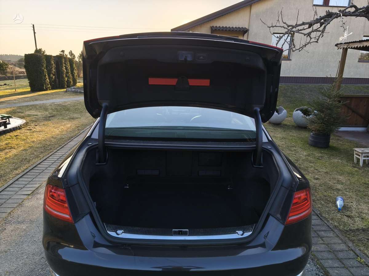Audi A8, 3.0 l., Седан