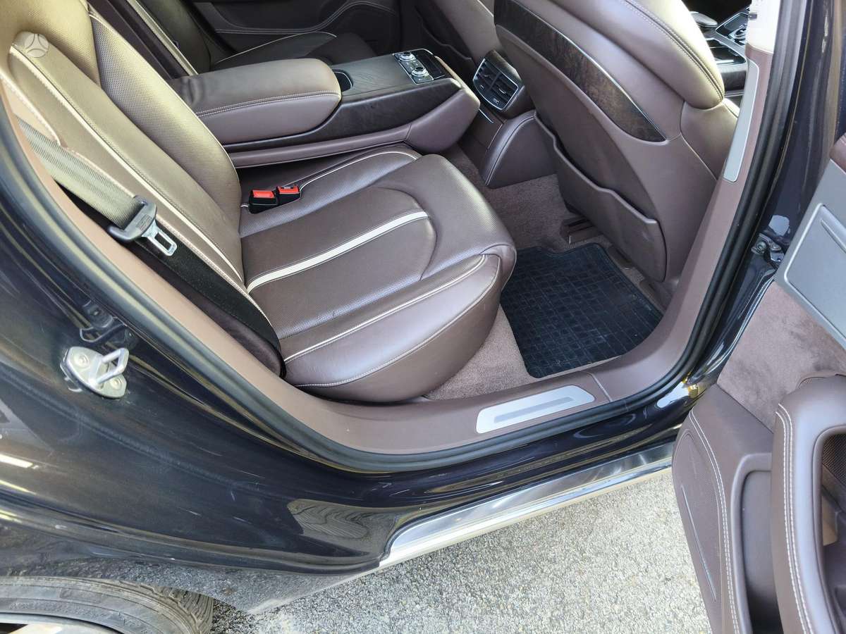 Audi A8, 3.0 l., Седан