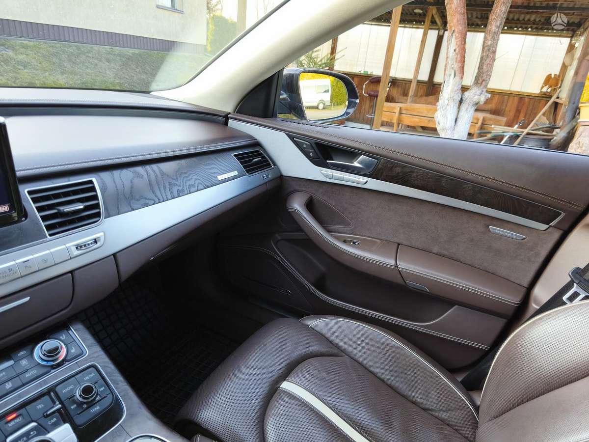 Audi A8, 3.0 l., Седан