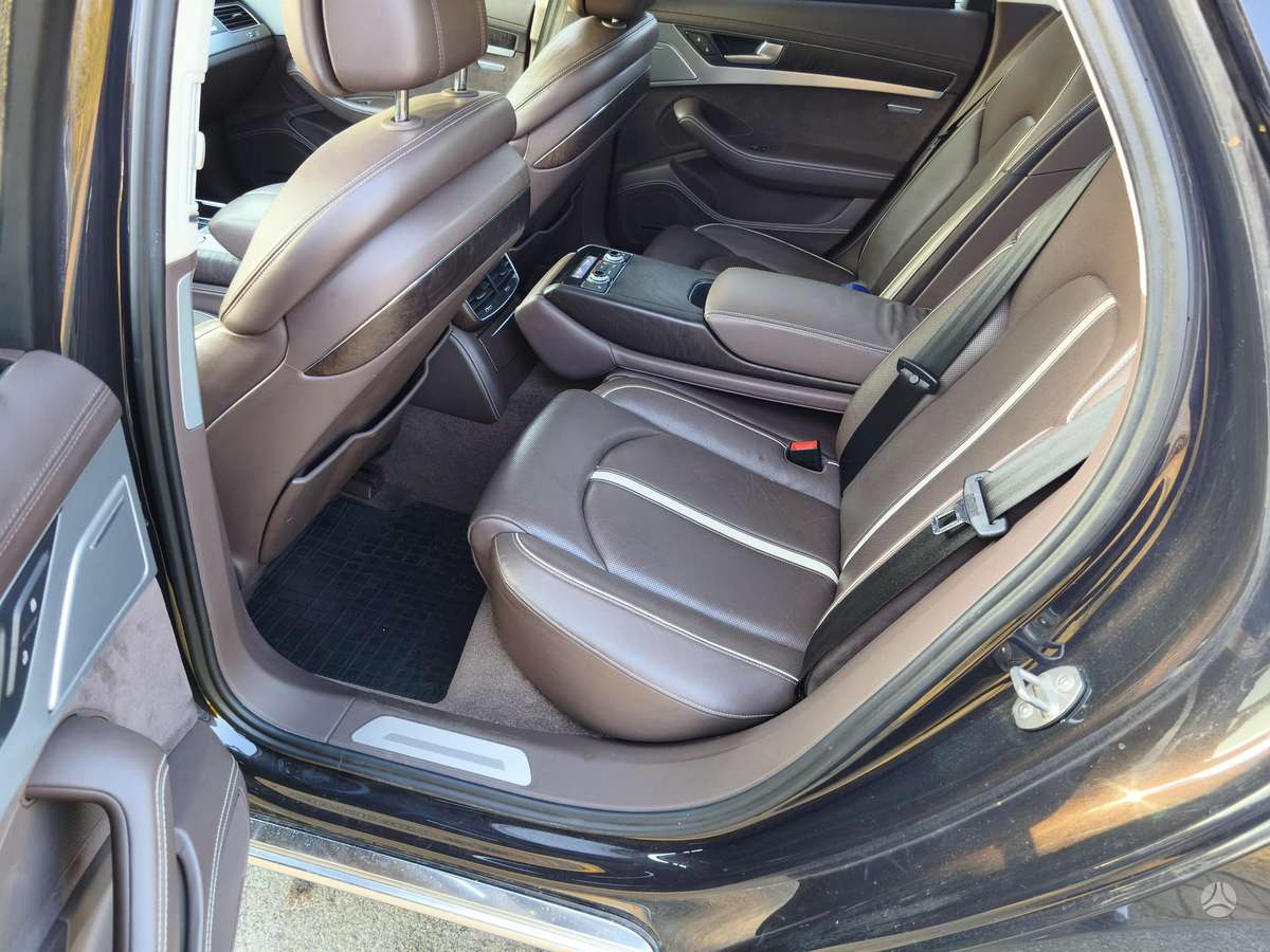 Audi A8, 3.0 l., Седан