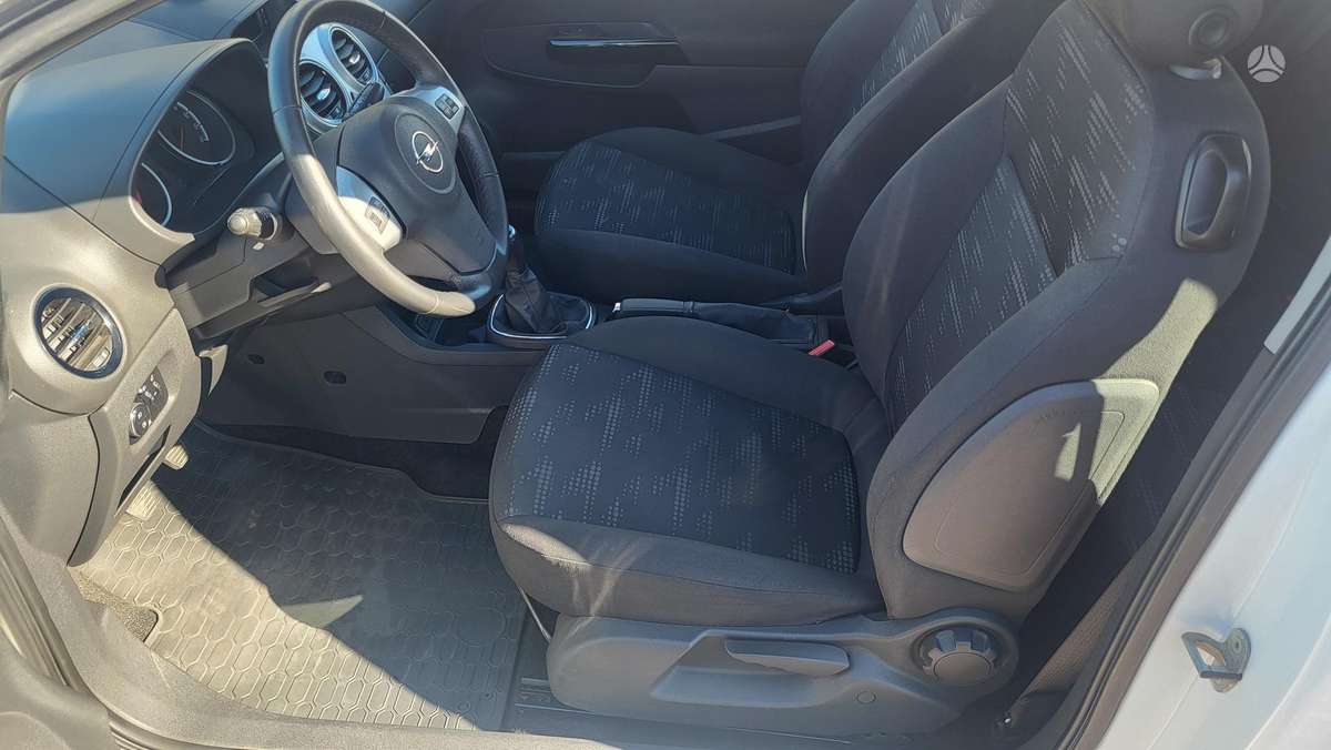 Opel Corsa, 1.2 l., Хэтчбек