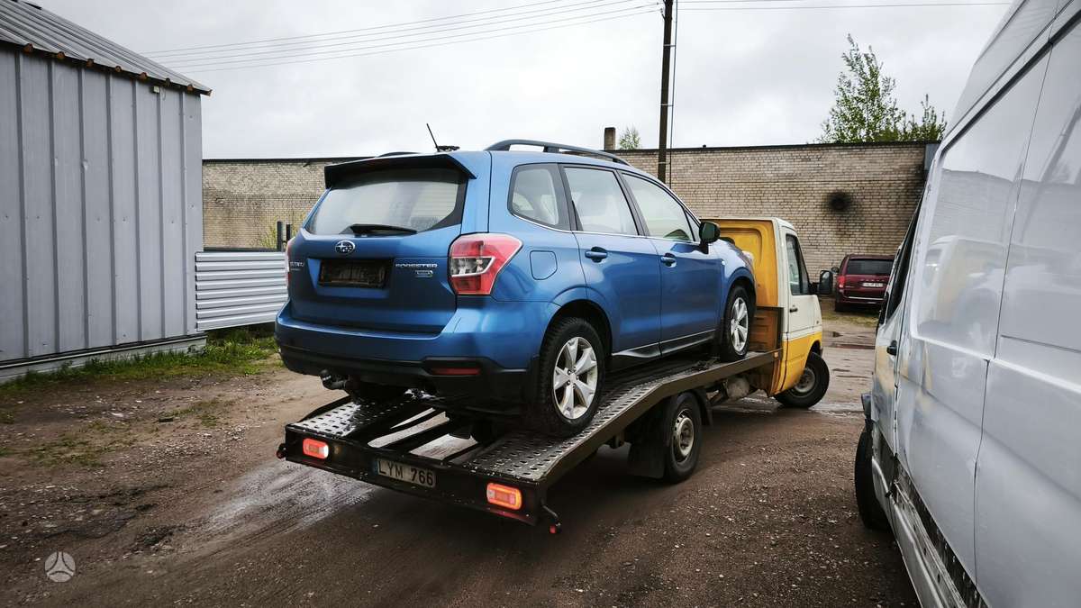 Subaru Forester Priekio detalių neta