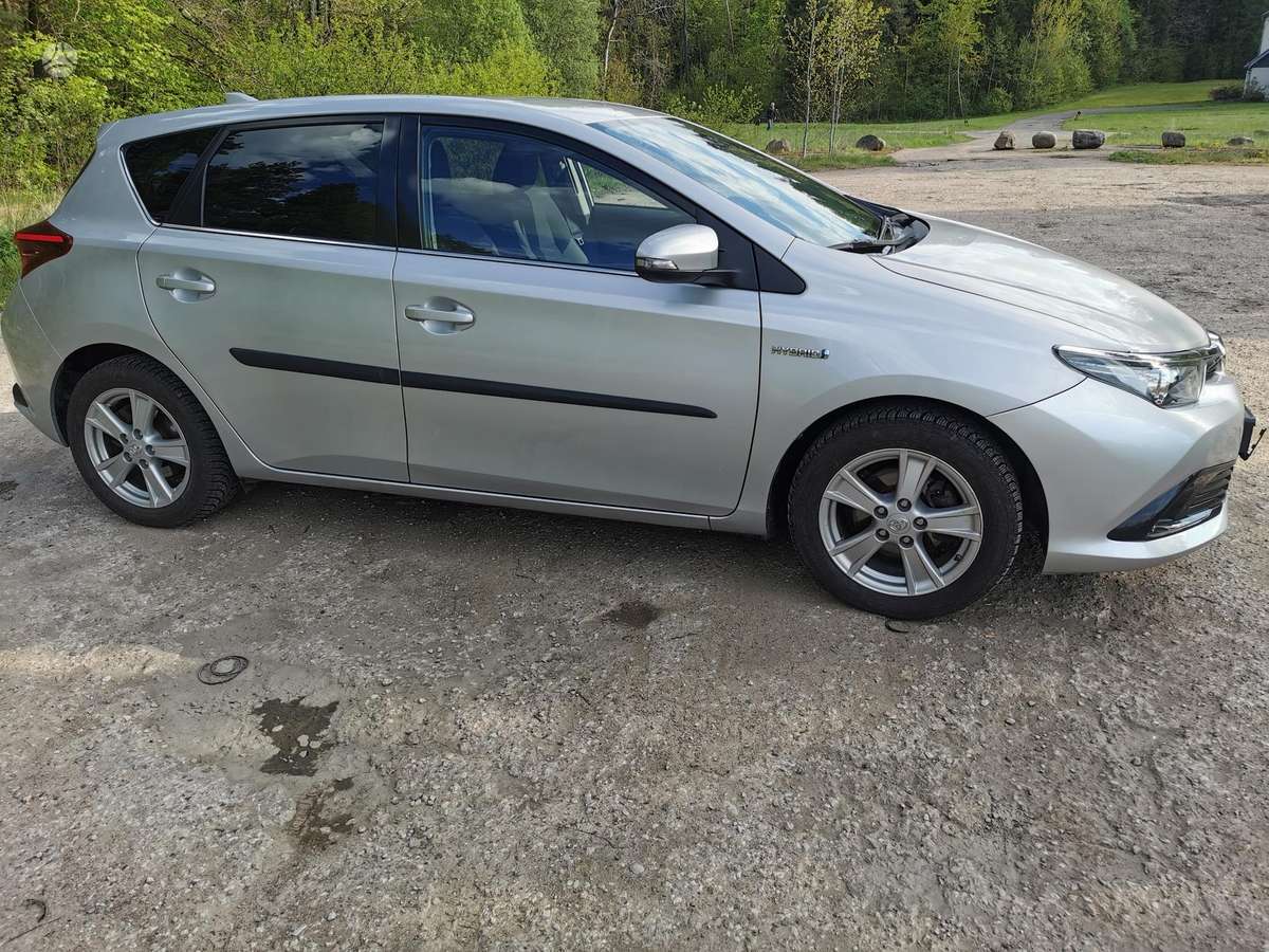 Toyota Auris - 4