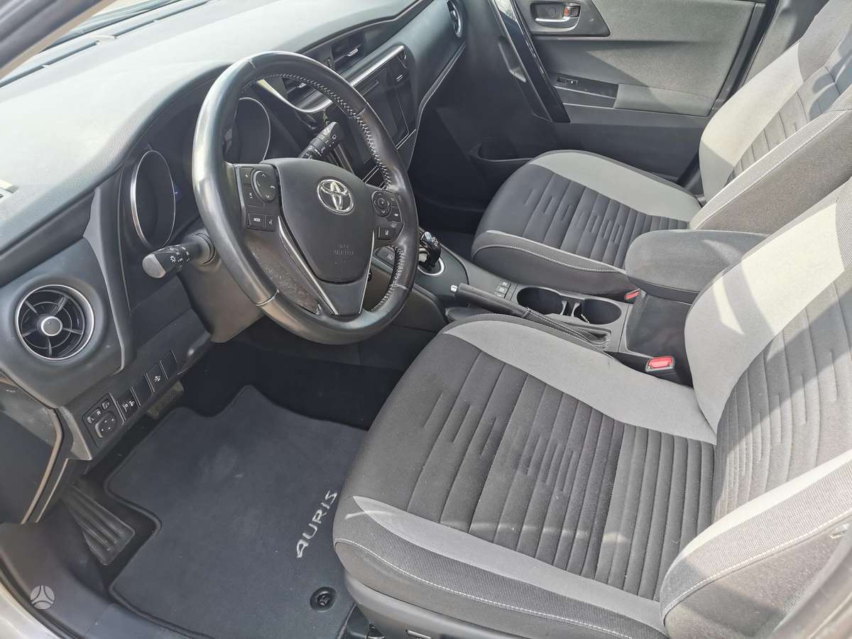 Toyota Auris - 5