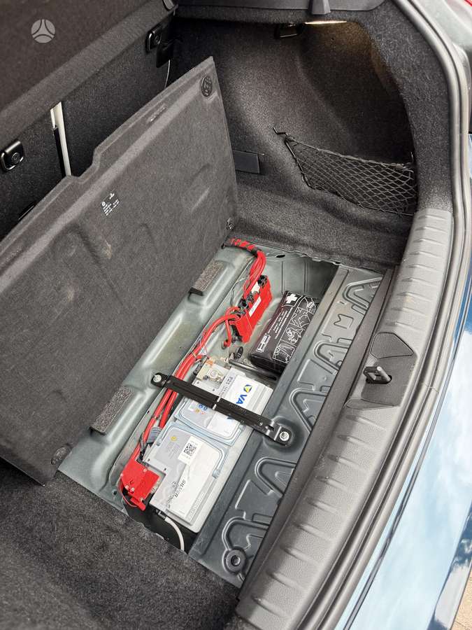 BMW 118, 2.0 l., hatchback
