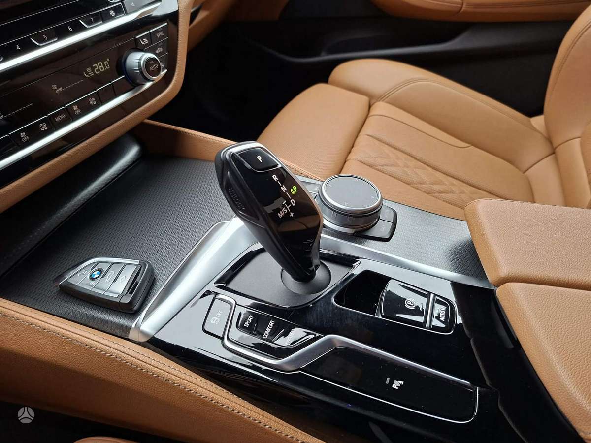 BMW 520, 2.0 l., Седан