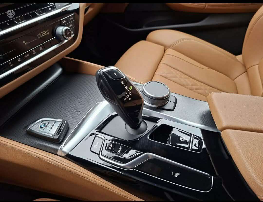 BMW 520, 2.0 l., Седан