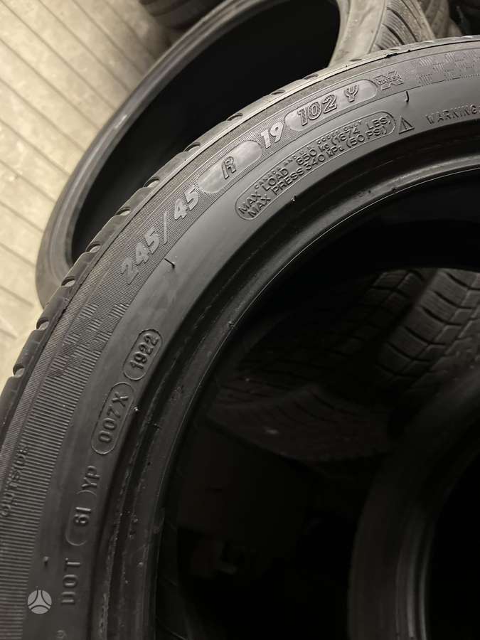 Michelin PilotSport 3 MO, летние 245/45 R19