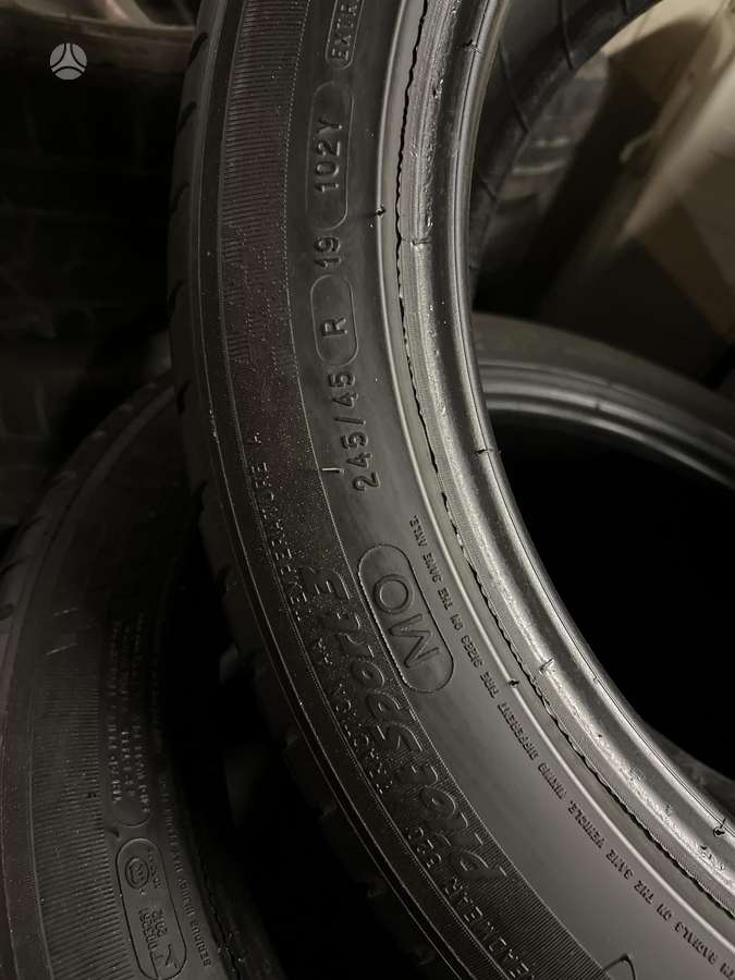 Michelin PilotSport 3 MO, летние 245/45 R19