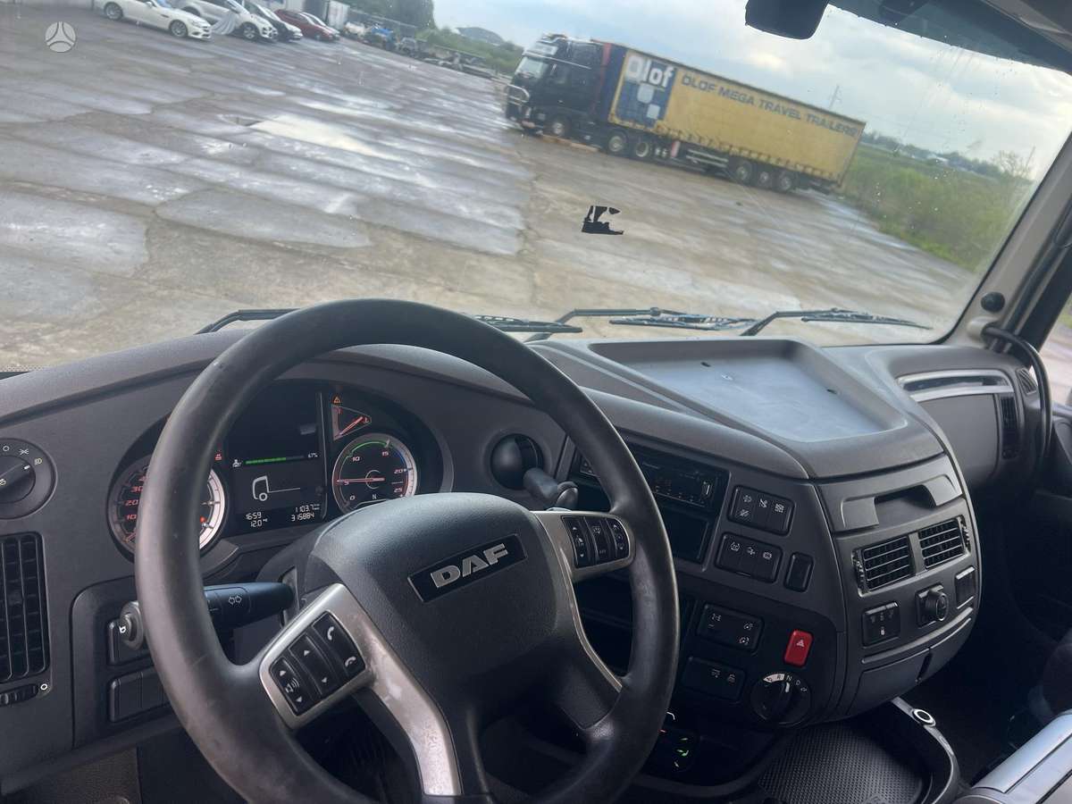 DAF XF106 530, double sleeper