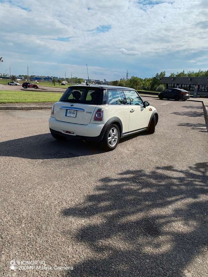 Mini Cooper, 1.6 l., hatchback