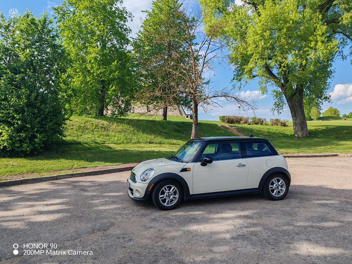 Mini Cooper, 1.6 l., hatchback