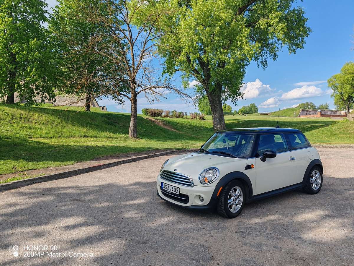 Mini Cooper, 1.6 l., hatchback