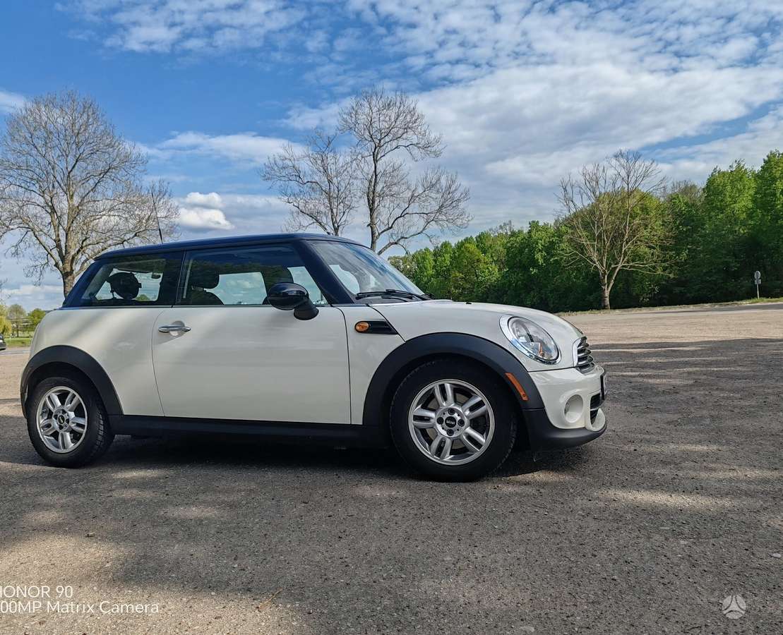 Mini Cooper, 1.6 l., hatchback
