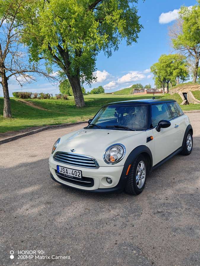 Mini Cooper, 1.6 l., hatchback