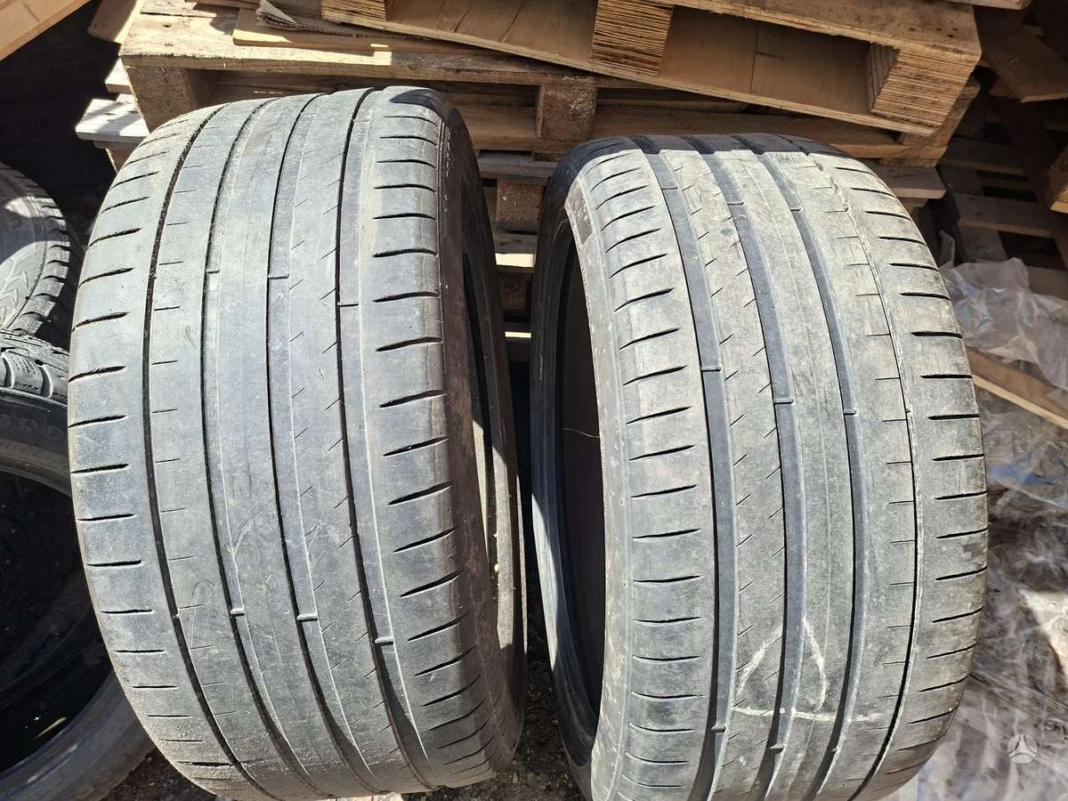 Michelin, vasarinės 275/35 R22