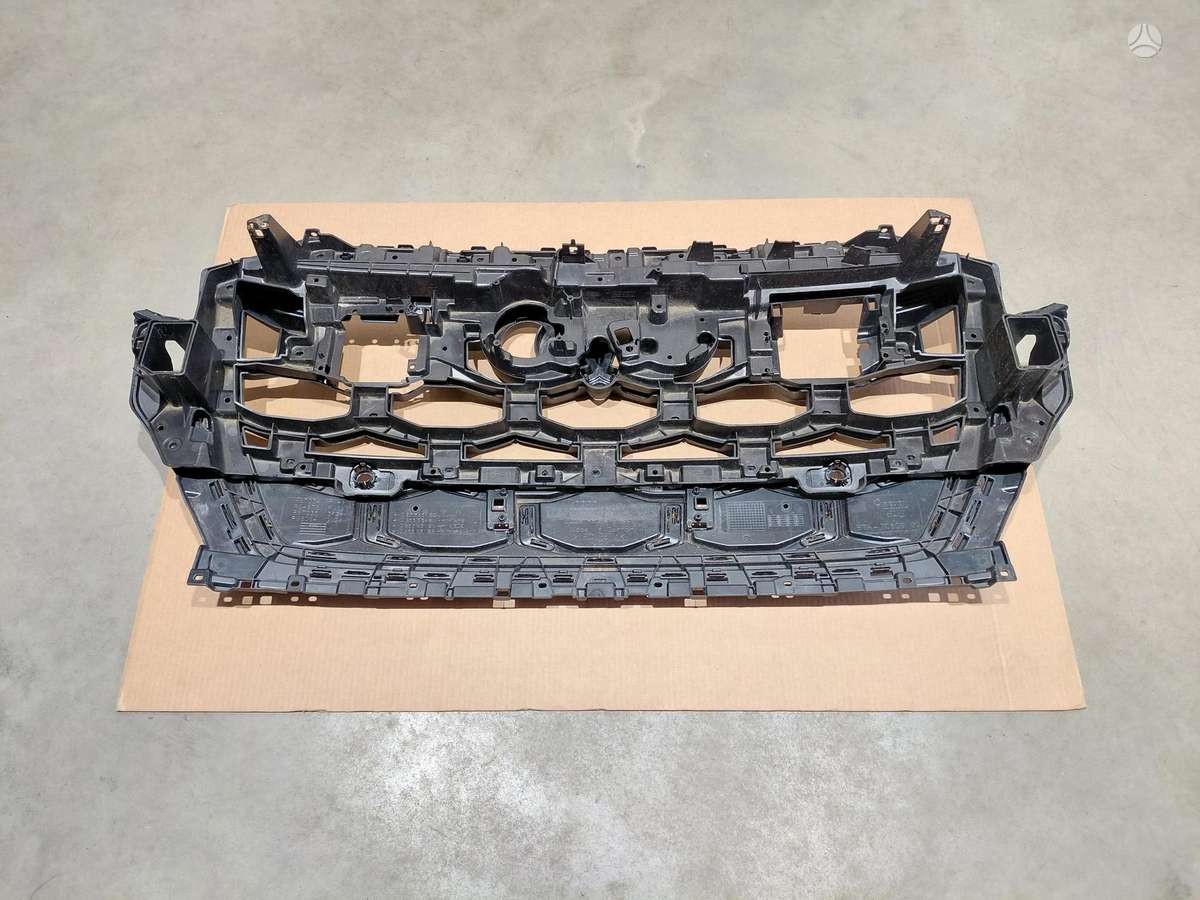 Audi Q7 front grill