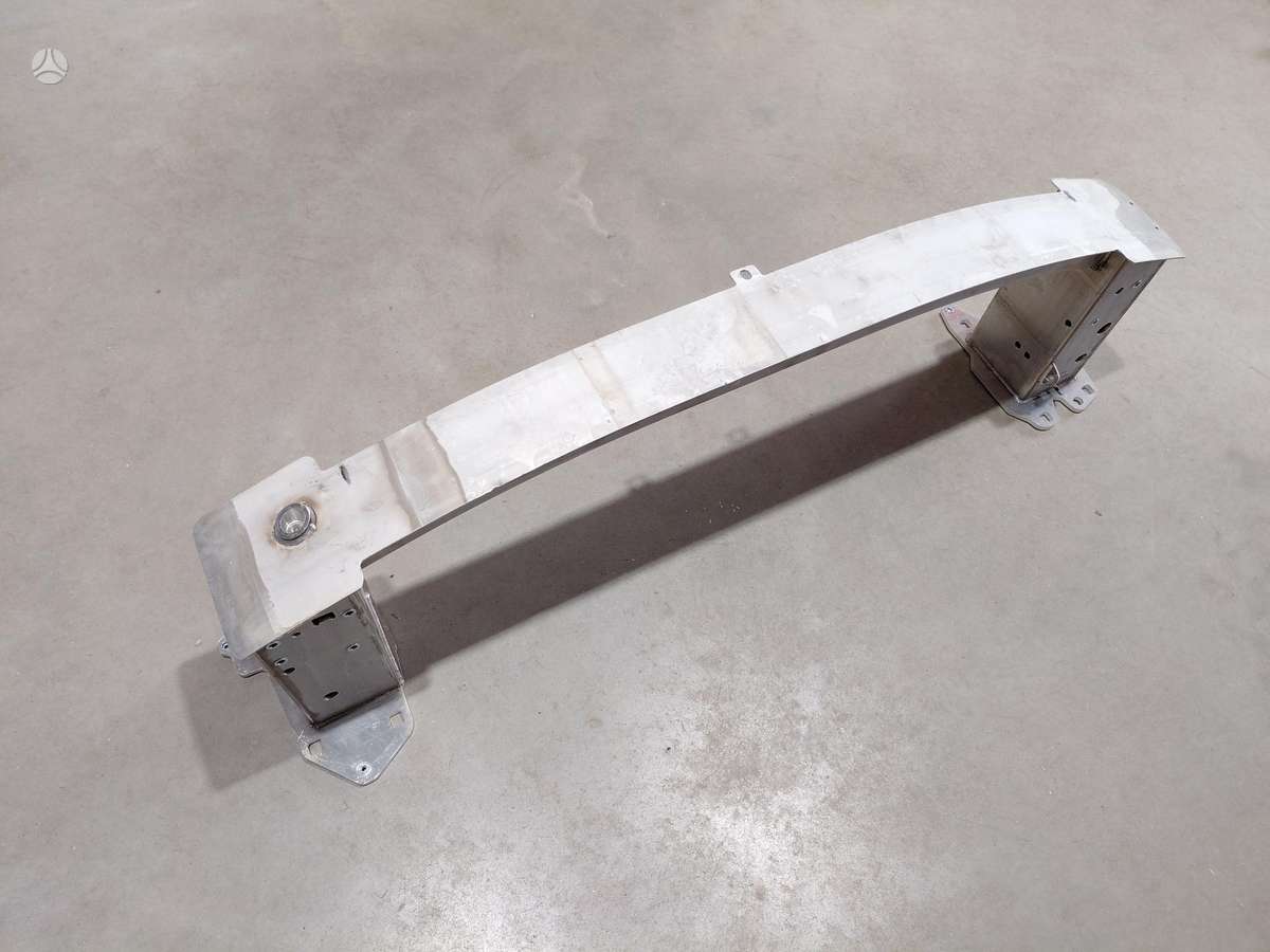 Volvo XC40 bumper reinforcement