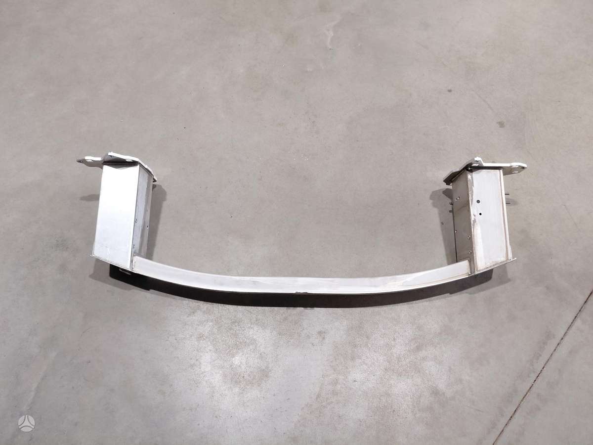 Volvo XC40 bumper reinforcement