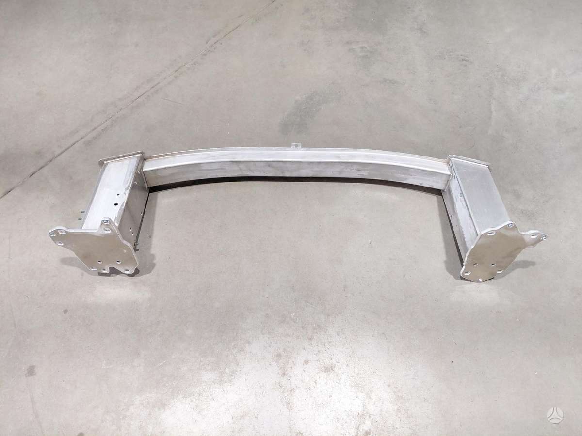 Volvo XC40 bumper reinforcement