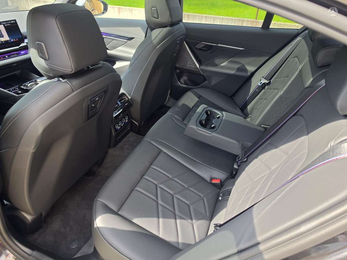 BMW 520, 2.0 l., Седан