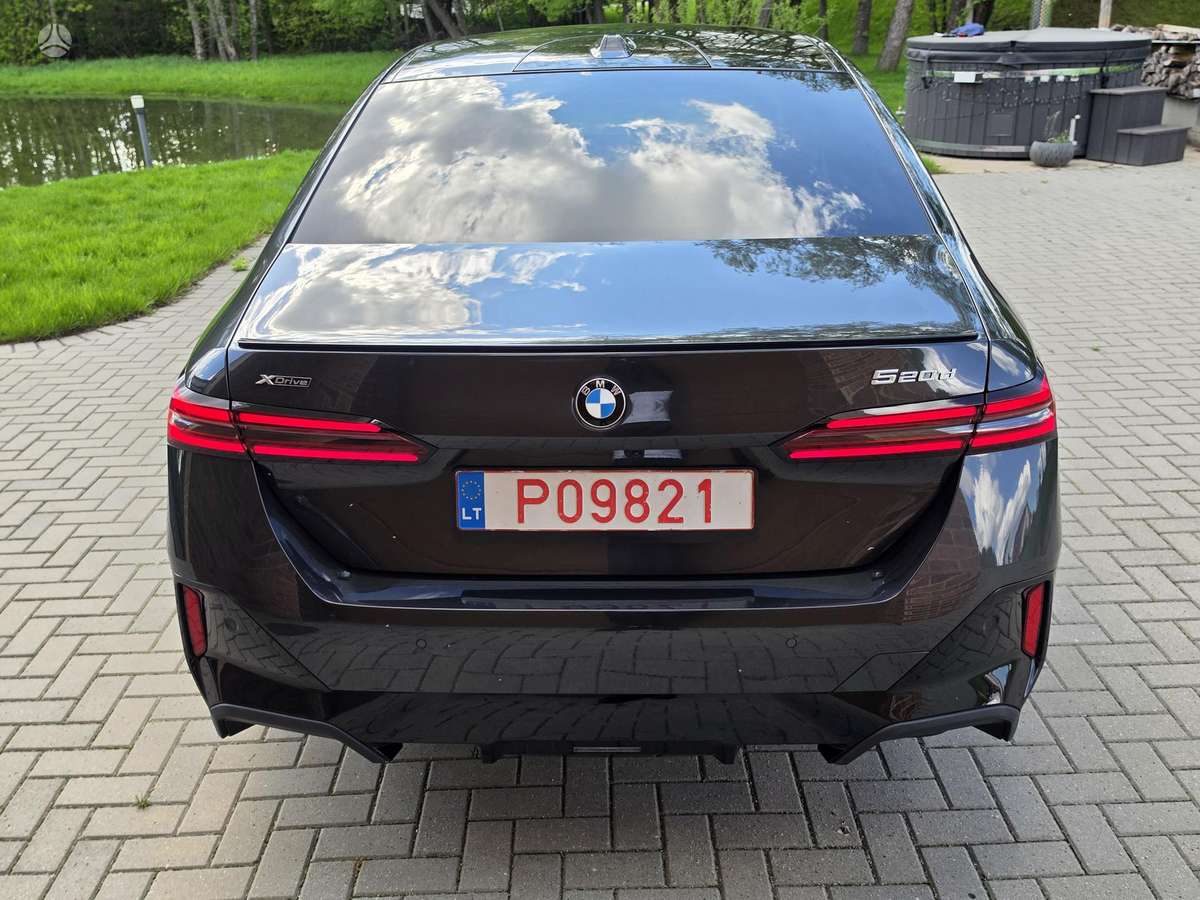 BMW 520, 2.0 l., Седан