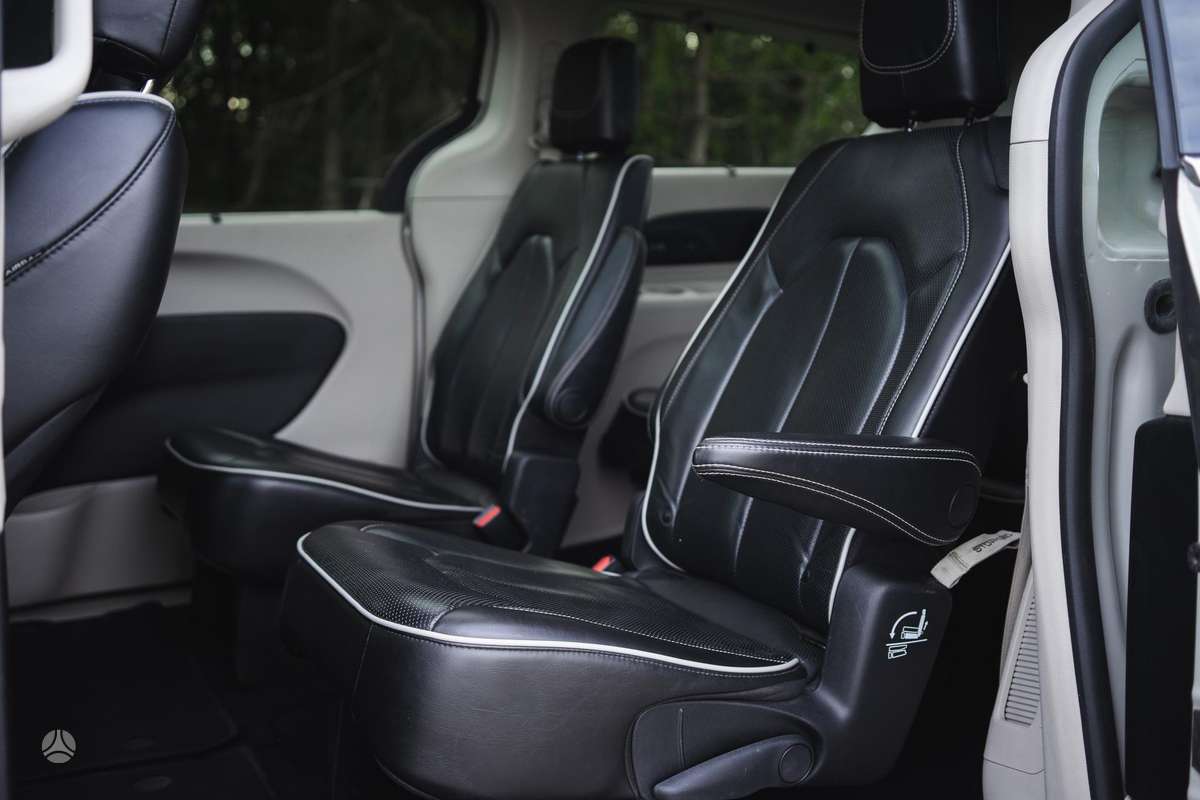Chrysler Pacifica, 3.6 l., Минивэн